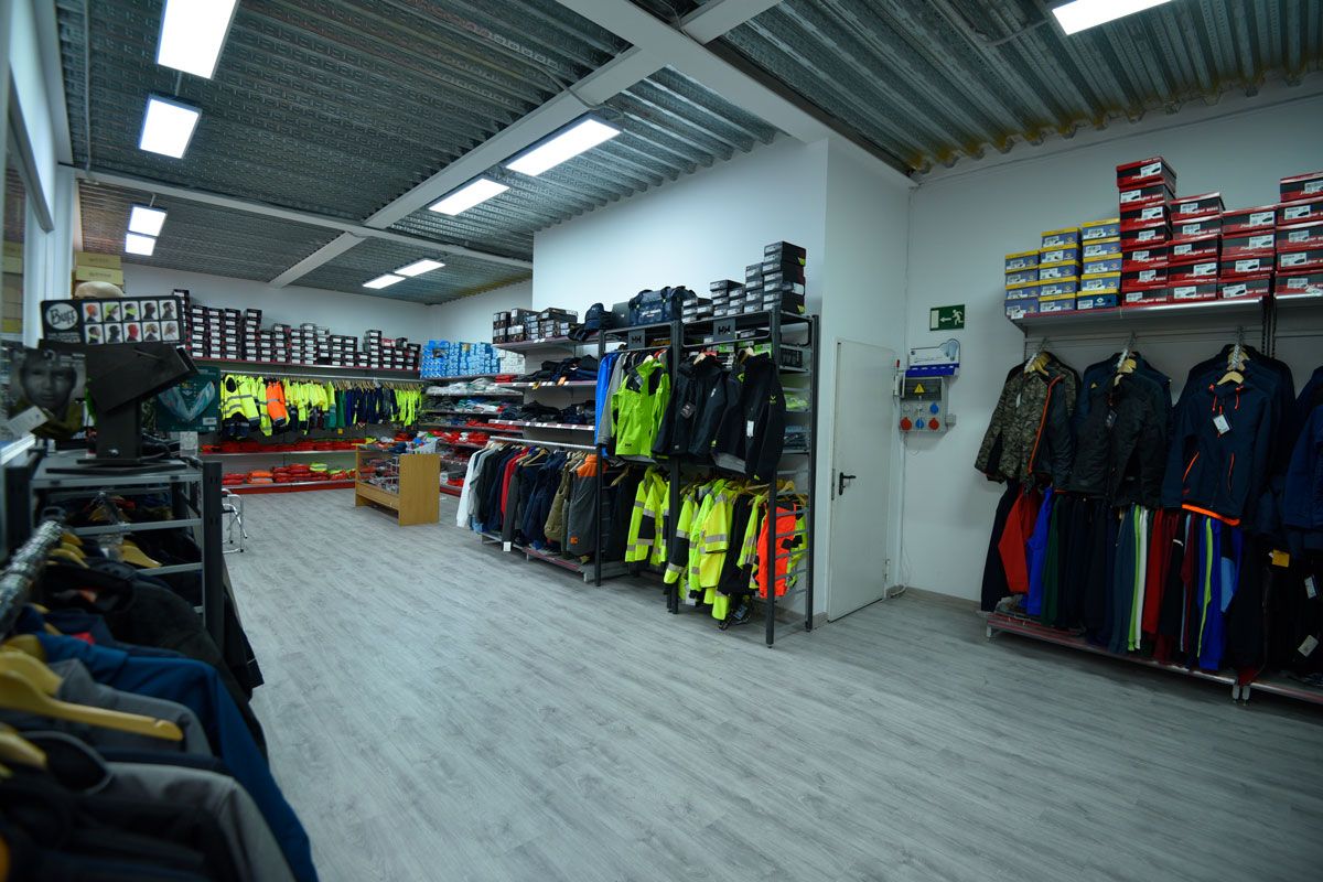Showroom de ropa laboral y calzado de seguridad